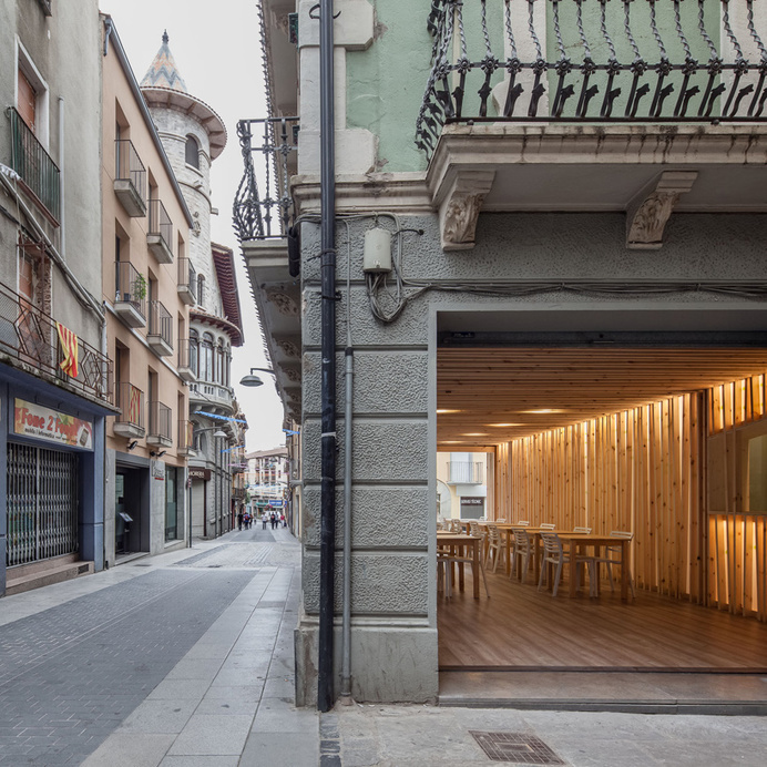 arnau estudi d'arquitectura terrassa de la brasera d'olot spain designboom #spain