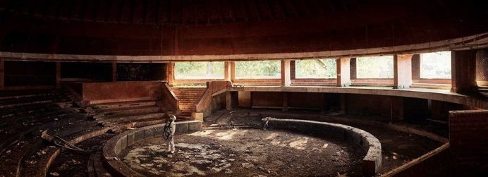 The Traveller: Conceptual Photography by Maximilian Motel