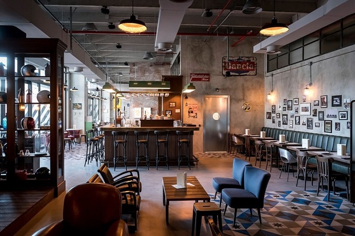Bu.Co Restaurant – Industrial Vibes / Visual Display