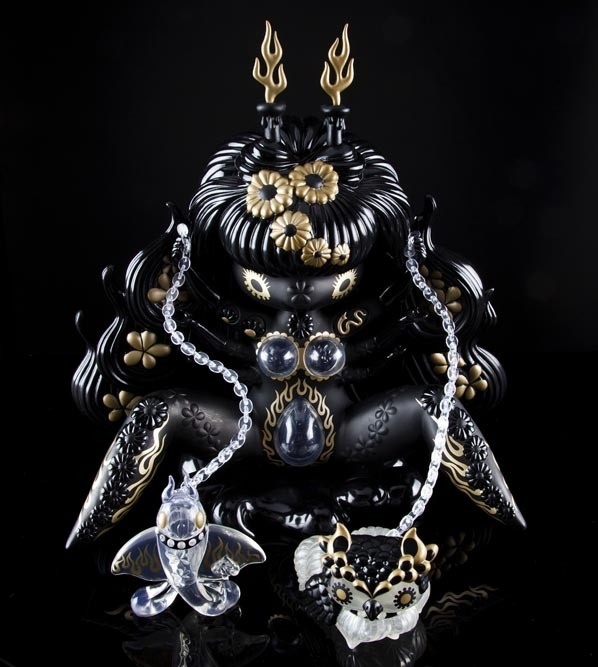 Kuro Megami by Junko Mizuno for Kid Robot Black 01 #megami #kid #kuro #robot