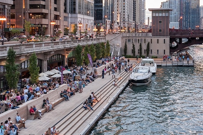 Chicago Riverwalk by Sasaki Associates