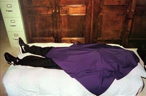 heavens-gate.jpg (JPEG Image, 500x329 pixels) #purple #nikes #space