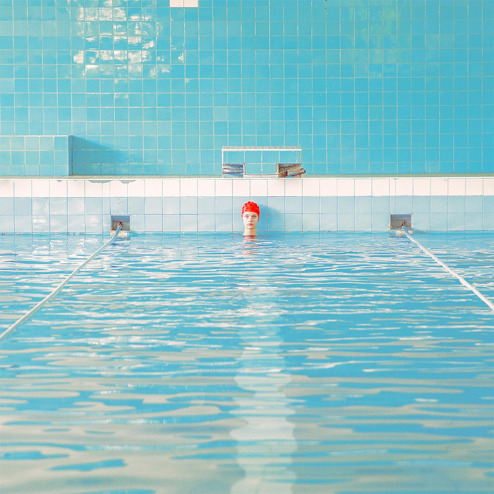 swimming trinity photography by maria Svarbova design inspiration mindsparkle mag blog