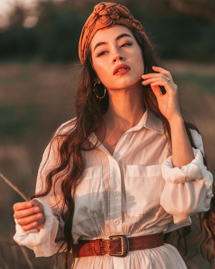 Colorful and Vibrant Lifestyle Portraits by Sandy Windham