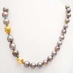 GÜNTER KRAUSS necklace of Tahiti cultured pearls