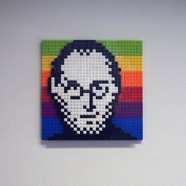 Steve Jobs: pixelized, legolized and worshipped. #steve #apple #lego #legoapplestevejobs #jobs
