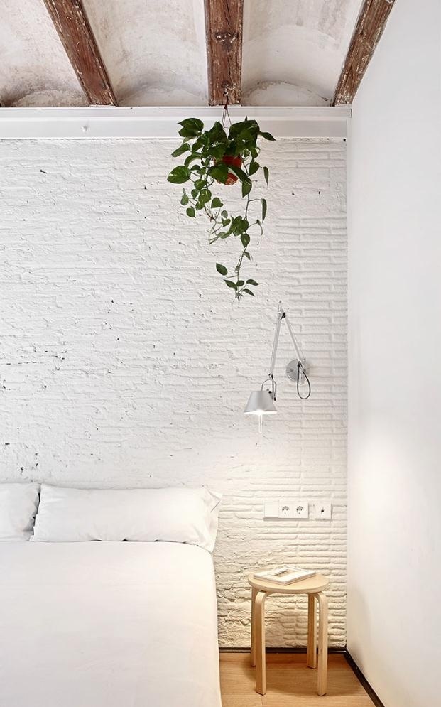 modern décor combined with original wooden beams
