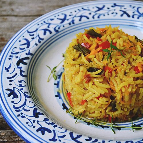 Szybkie w przygotowaniu risotto z marchewką i papryką, pachnące świeżo startym imbirem.