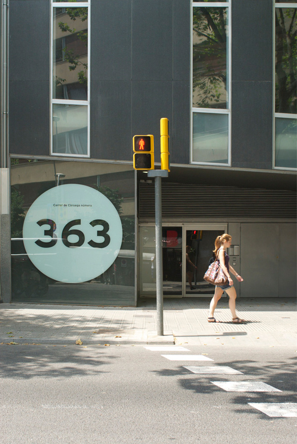 Còrsega 363 #estudi #exe #363 #design #graphic #torras #conrad #environmental #architecture #barcelona #arquitectura #signage #crsega #cibeles