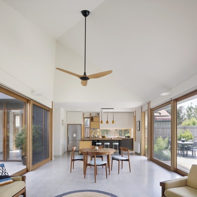 Thornbury House: Low Cost Family Home 3