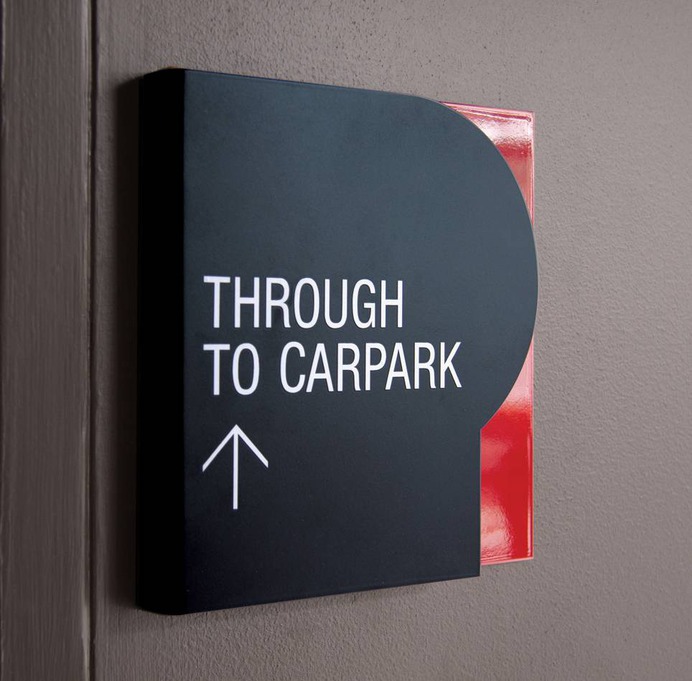 Signage | Sign Design | Wayfinding | Wayfinding signage | Signage design | Wayfinding Design | 红色商场导视牌