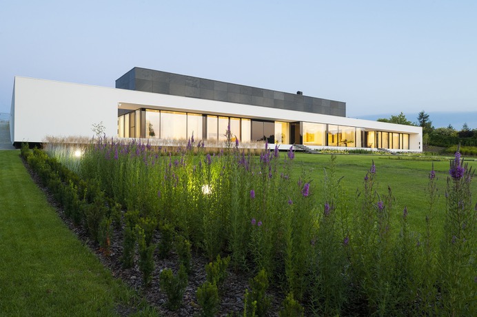 Nemo House / Przemek Olczyk / Mobius Architekci