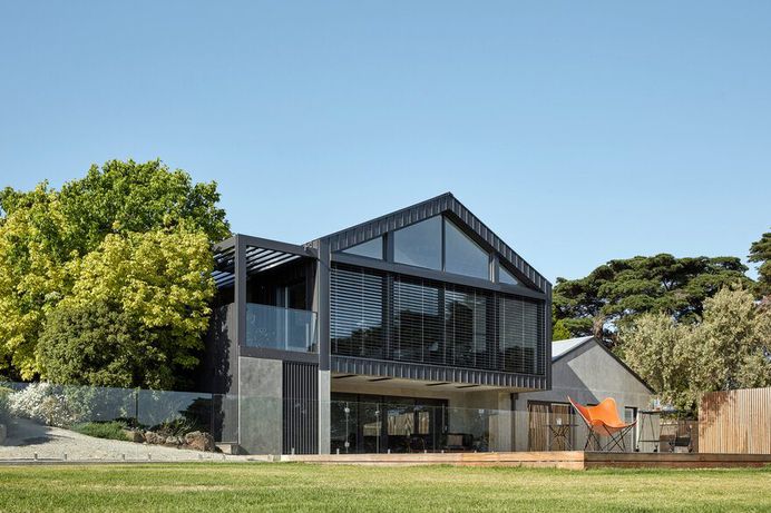 Modern Australian Homestead: Ceres Gable House by Tecture