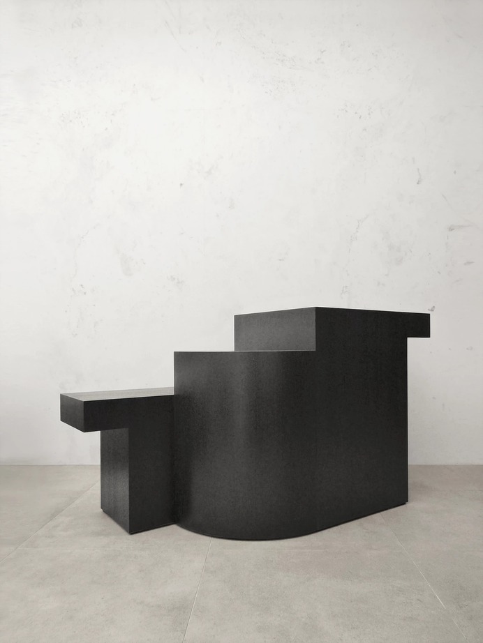 Black Table by Atelier KHJ
