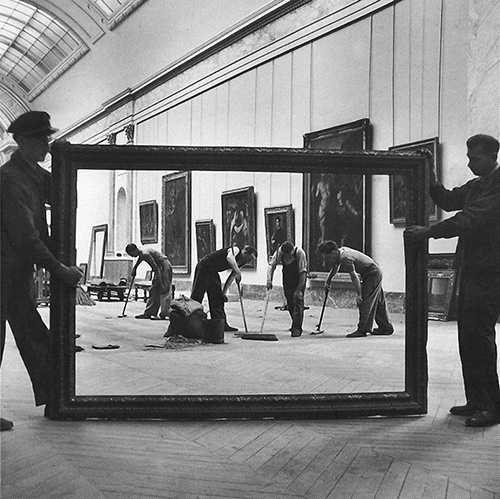 silfarione: Workers at The Louvre, Paris. Photo by Pierre Jahan. 1947. #cleaning #frame #photo #museum