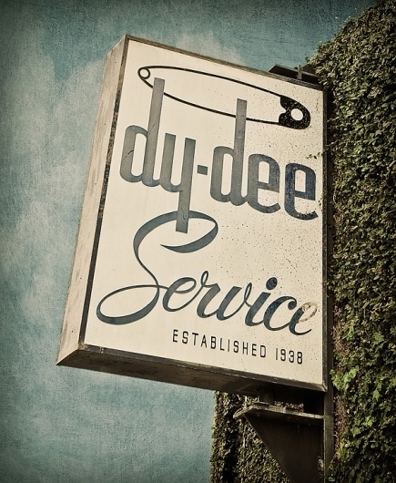 Expresh-Letters-Blog_01.jpg 600×730 pixels #lettering #script #dee #sign #service #signage #outdoor #dy #1938 #typography