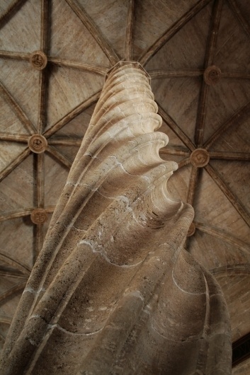 websitesarelovely #valencia #photography #architecture #pillar