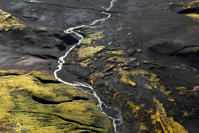 Aerial Iceland photography nature landscape air beautiful hike hiking adventure trip mountains water river waterfall green gras lake