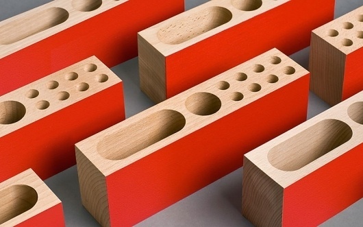Graphic-ExchanGE - a selection of graphic projects #holder #thing #pencil #cool