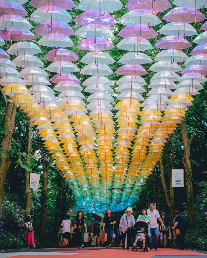 Stunning and Cinematic Street Photography in Japan by Hiro Goto