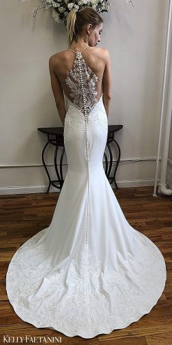 Kelly Faetanini 2019 wedding dresses have got brides really excited and it’s not even 2019 yet. Talk about outdoing one’s self and leaving the audience with their jaws on the floor.