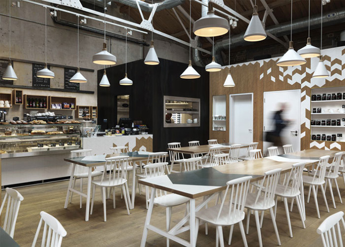 A Contemporary Interpretation of a Traditional Cafe at London