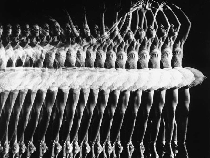 Black and White #Photography by Gjon Mili