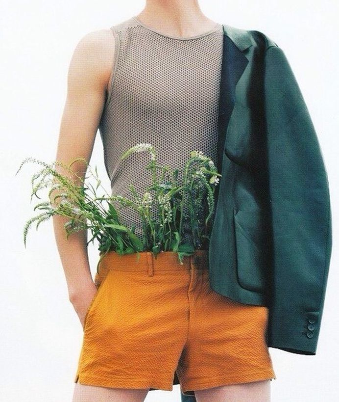 ph:unknown #fashion #editorial #flowers