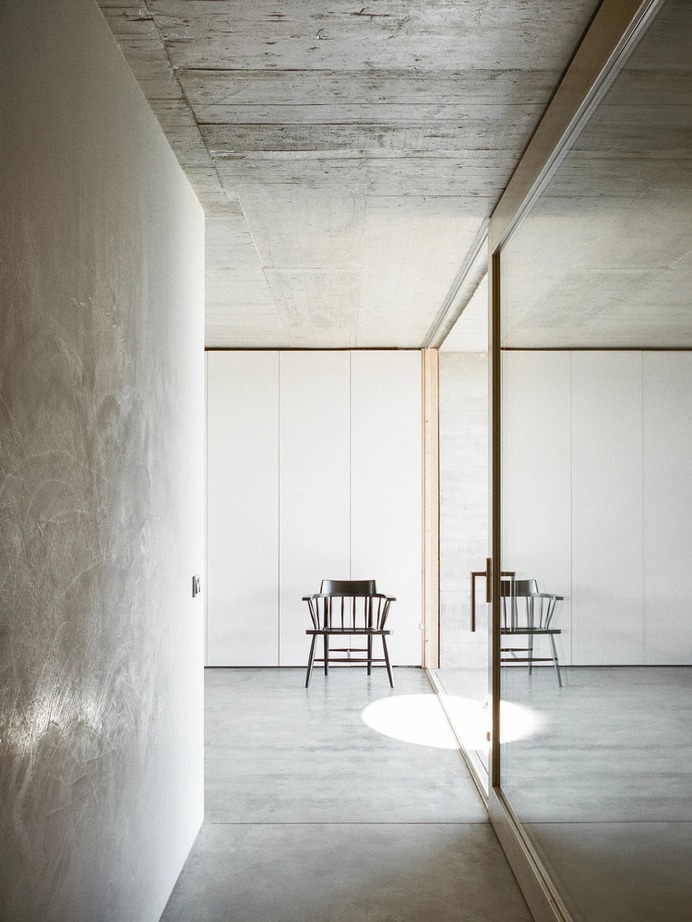 House in Monsaraz by Aires Mateus