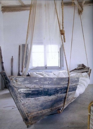 Morskie opowieÅ›ci - Å»ycie Rzeczy #relax #rope #dream #home #wood #sea #ship #pillows #blue #bad