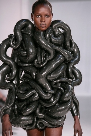 Iris van Herpen - today and tomorrow #fashion #art