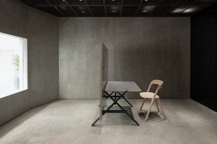 Space of No Use Showroom by Kosaku Matsumoto