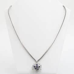 Refined necklace with sapphires and diamonds