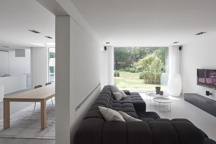 Keerbergen House by minus