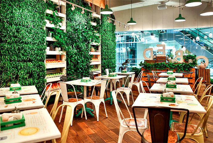 Restaurant so Luxuriantly Adorned with Graffiti flagship restaurant obed green wall #interior #design #restaurant