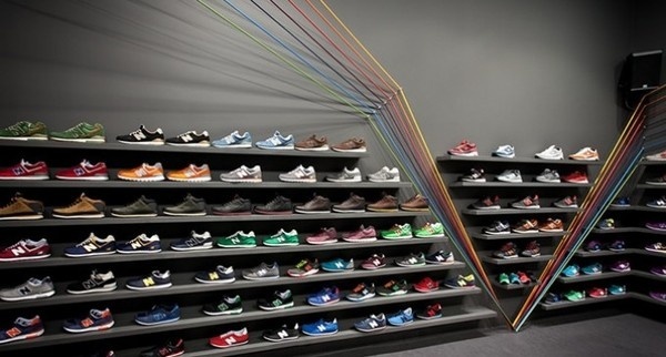 Polish Sneaker Store – Run Colors #interior #design