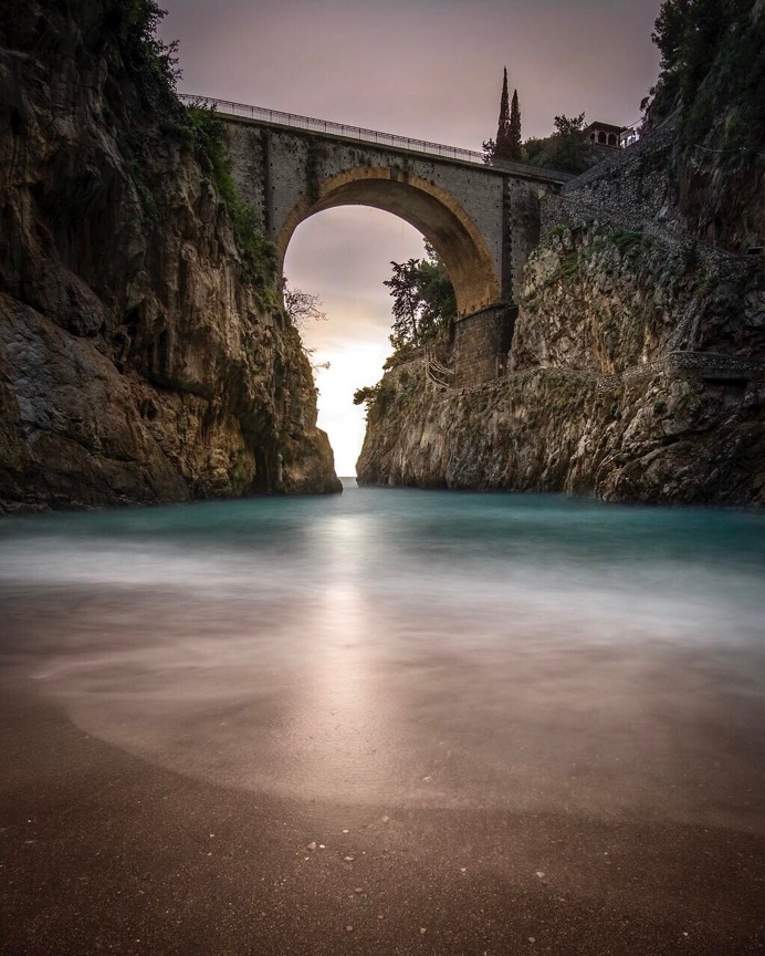Incredibe #bridge in Fiordo Di Furore...