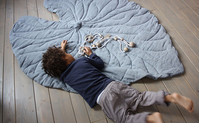 VIVIDGREY I Leaf Rugs #rug #blanket #leaf