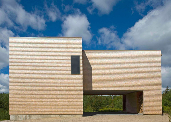 House in Maine by Bruce Norelius reveals age with fading cedar facade #minimal