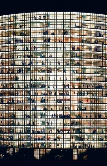 2006+May+Day+V+2006.jpg 560×863 pixel #gursky