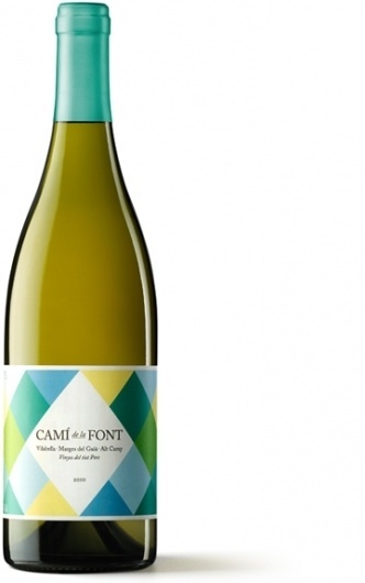 Txell GrÃ cia / CamÃ­ de la Font #font #geometry #pattern #bottle #packaging #drink #de #wine #geometric #label #gracia #la #cami #txell #typography