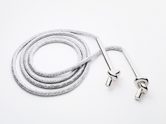 jump.jpg 818×613 pixels #metal #photo #rope