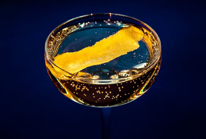 Desgin Gin - French 75
#cocktail #cocktails #alcohol #photography #desgin