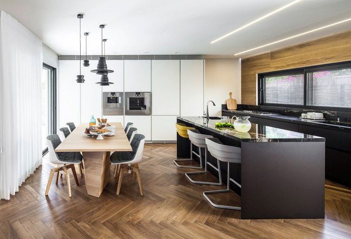 Ramat Hasharon Residence by Tal Goldsmith Fish 1