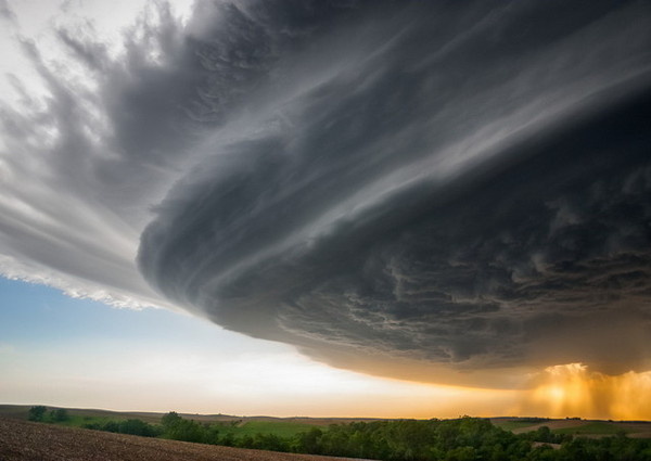 Storm Photography by Mike Hollingshead #inspiration #photography #landscape