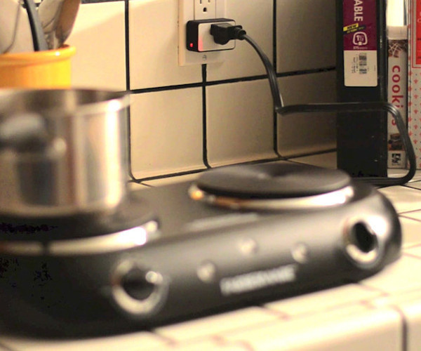 Plugg.ee – A Smart Power Outlet That Learns #gadget