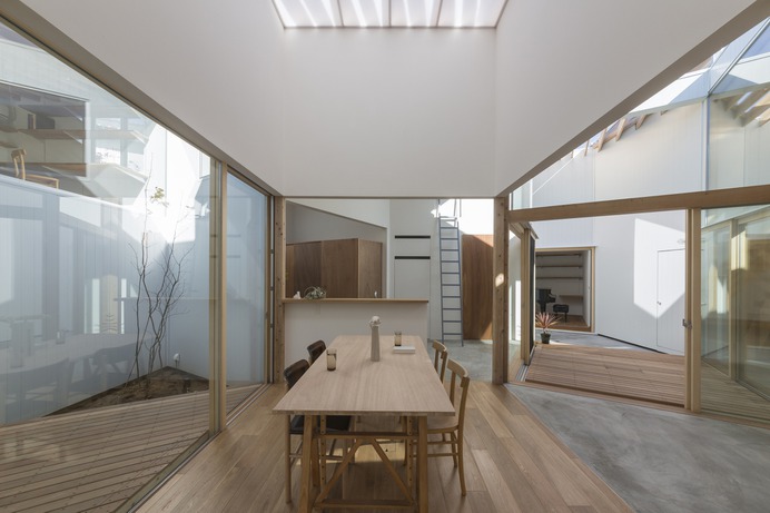House in Hokusetsu by Tato Architects