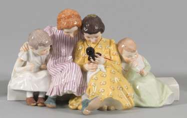 Four children Watching a puppet #Sets #Teasets #Porcelainsets #Antiqueplates #Plates #Wallplates #Figures #Porcelainfigurines #porcelain