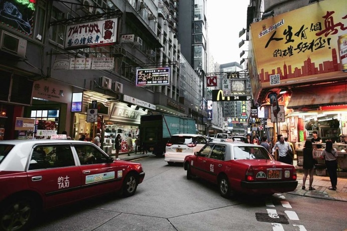 The Charm of Hong Kong in The Rainy Season: Magnificent Urban Photography by Ekaterina Busygina