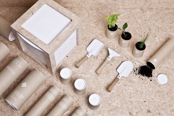Urban Survival Pack by Ryan Romanes #modern #design #minimalism #minimal #leibal #minimalist